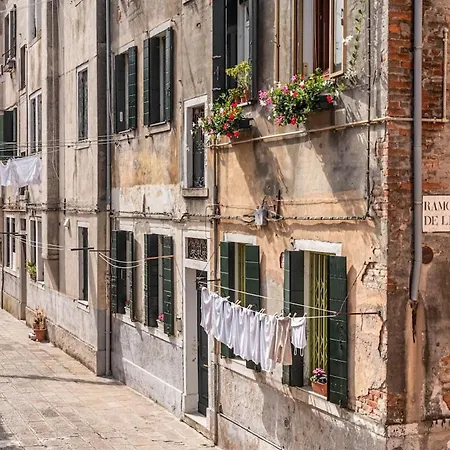 Flat Calle Furlane, - Castello Apartman Velence